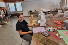 45_47_Naehen_25_5-scaled