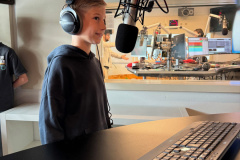 25_Radio32_25_2-scaled